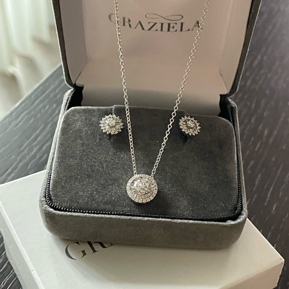 Graziela Gems 18k White Gold And Diamond Tiny Pizza Necklace View 2
